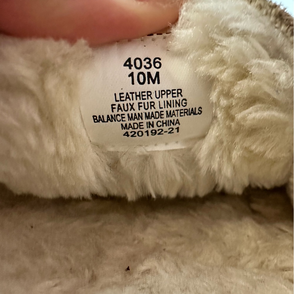 Minnetonka Cally Moccasin Slippers Tan Suede Size 10 - Picture 7 of 7